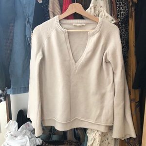 Love stitch bell sleeved sweater